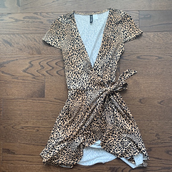H&M cheetah print wrap dress - Picture 2 of 5
